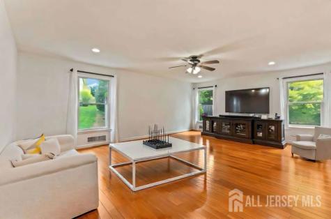 19 Aspen Circle Edison NJ 08820
