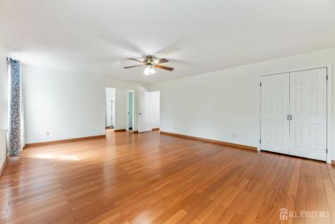 19 Aspen Circle Edison NJ 08820