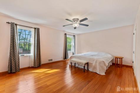 19 Aspen Circle Edison NJ 08820