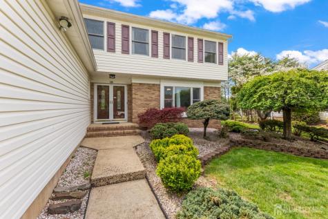 19 Aspen Circle Edison NJ 08820