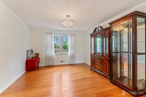 19 Aspen Circle Edison NJ 08820