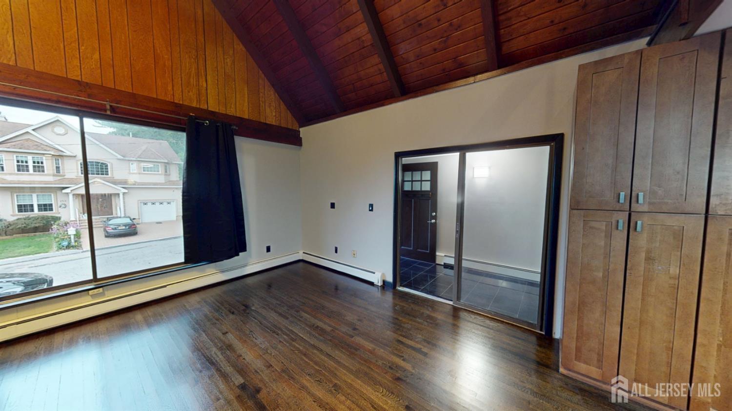 254 Schussler Street Sayreville NJ 08879