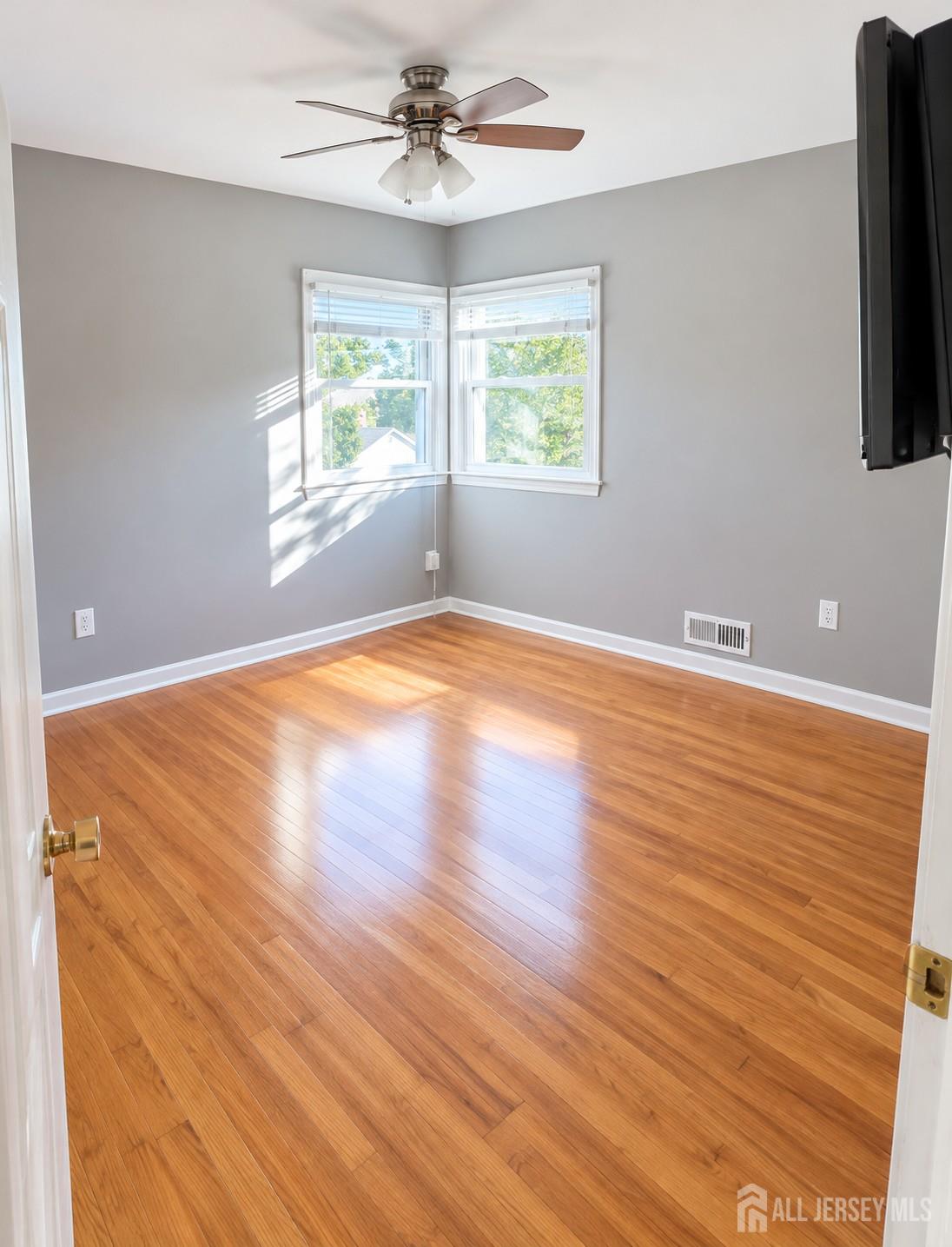 12 Arno Street Oakhurst NJ 07755