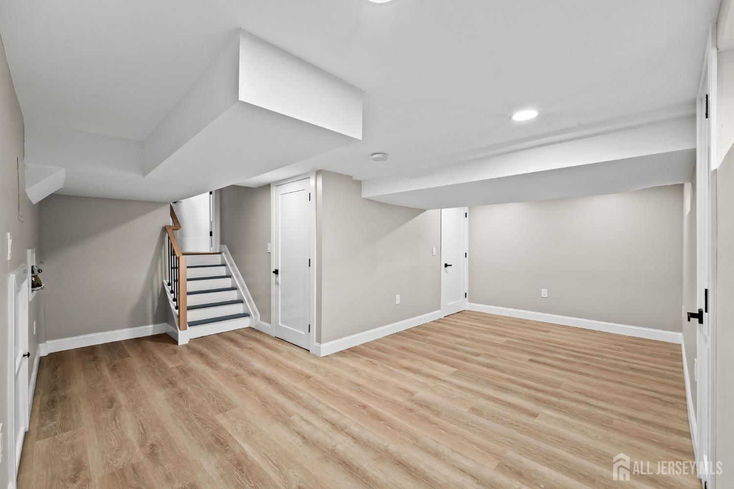 41 Oakwood Drive Sayreville NJ 08859