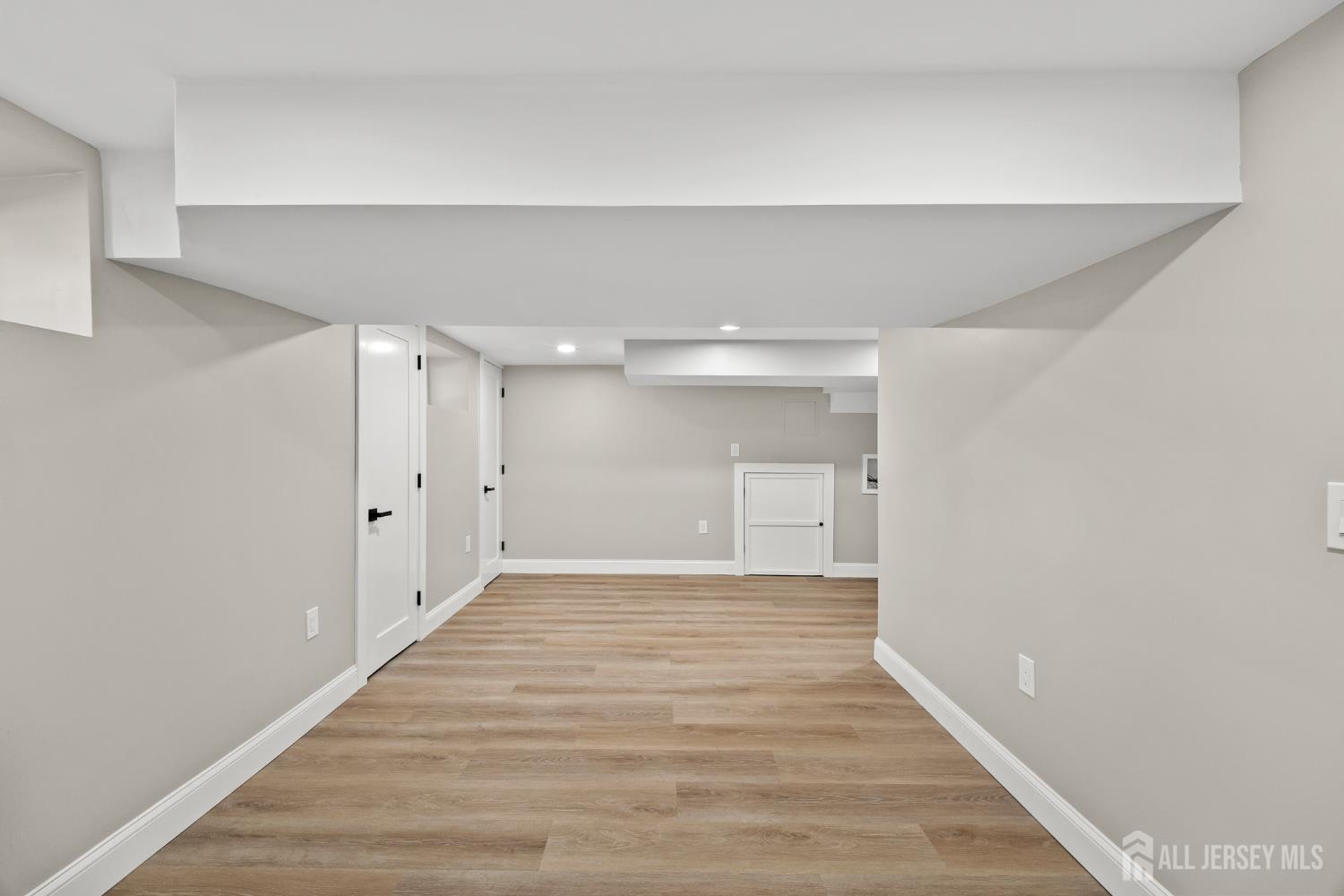 41 Oakwood Drive Sayreville NJ 08859