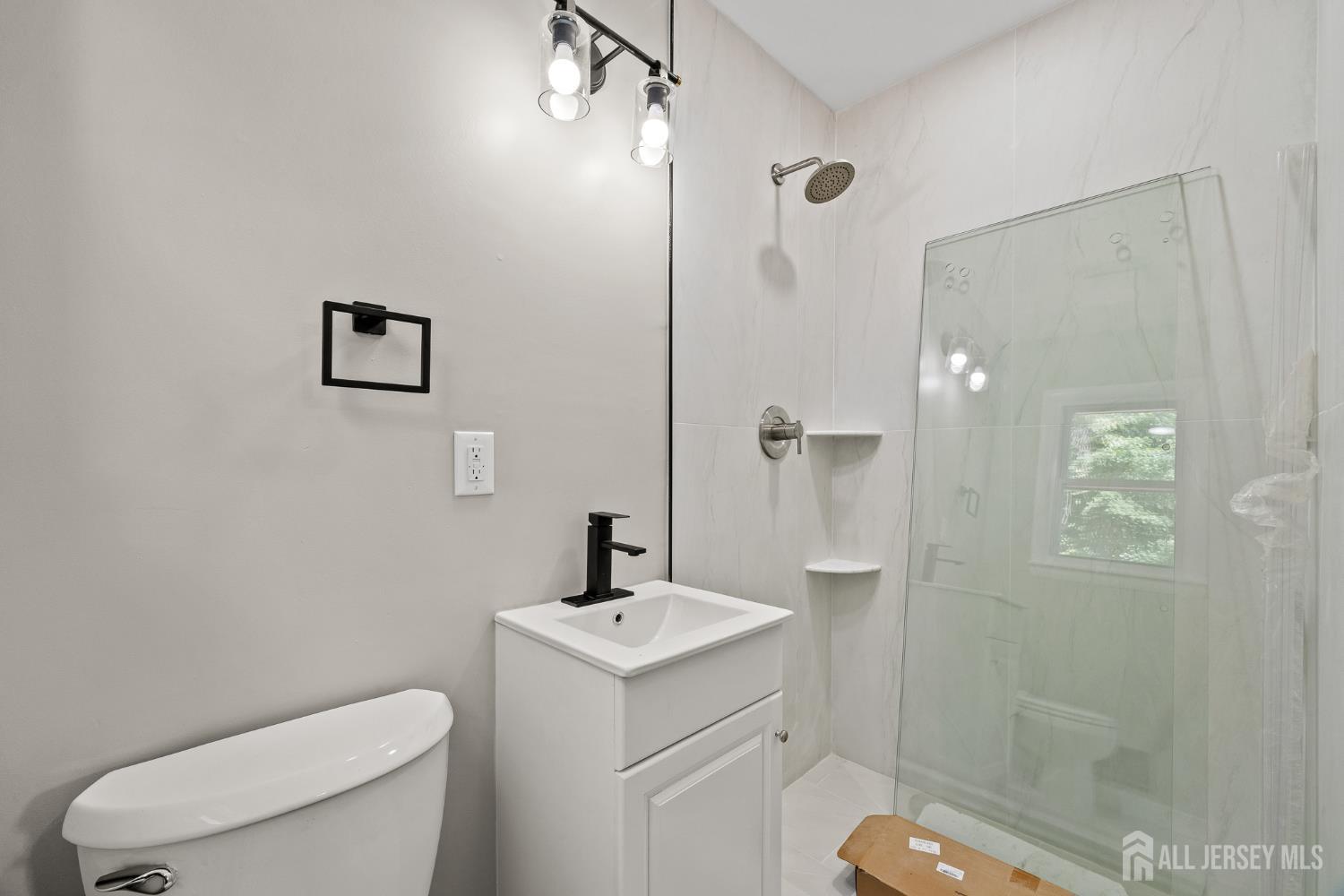 41 Oakwood Drive Sayreville NJ 08859