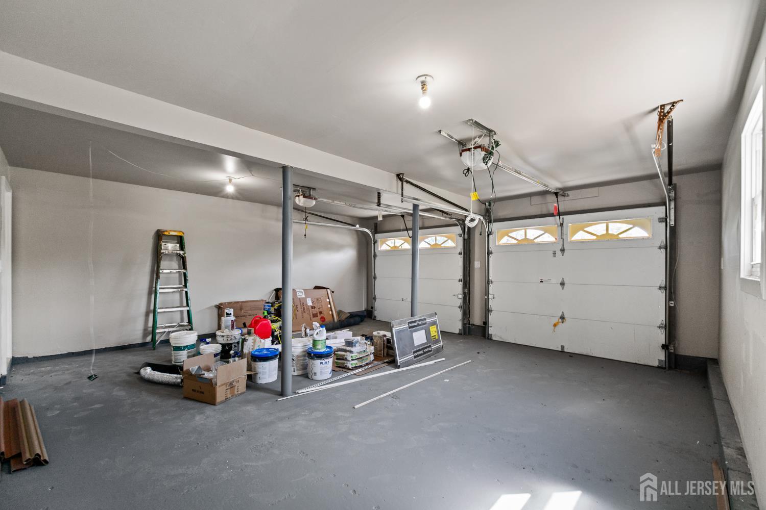 41 Oakwood Drive Sayreville NJ 08859