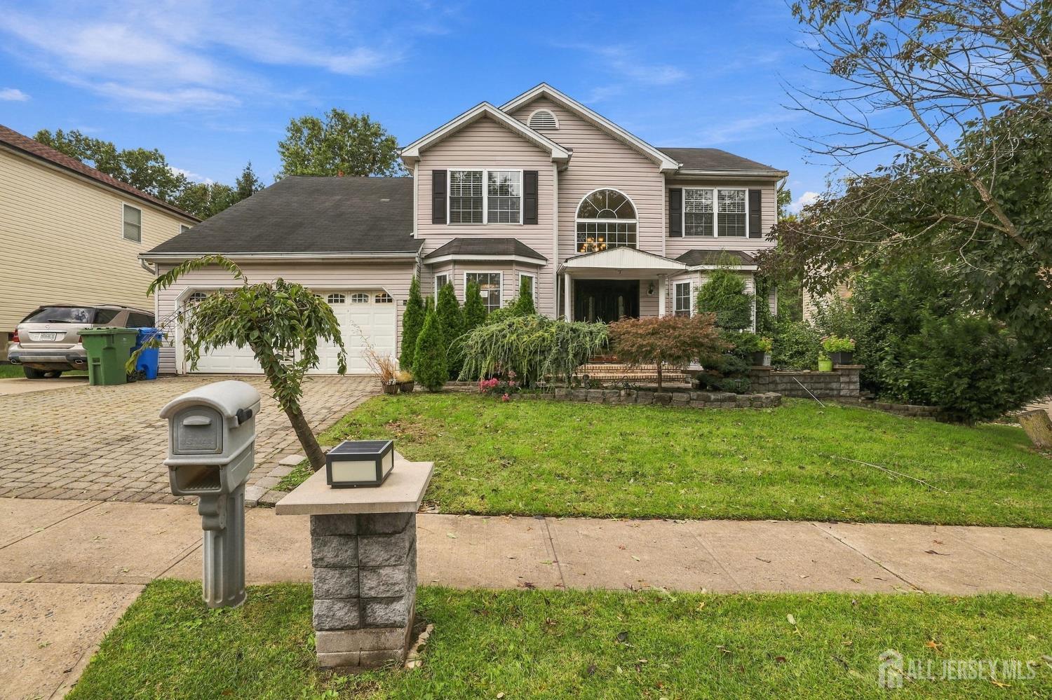 13 Kimball Drive Sayreville NJ 08872
