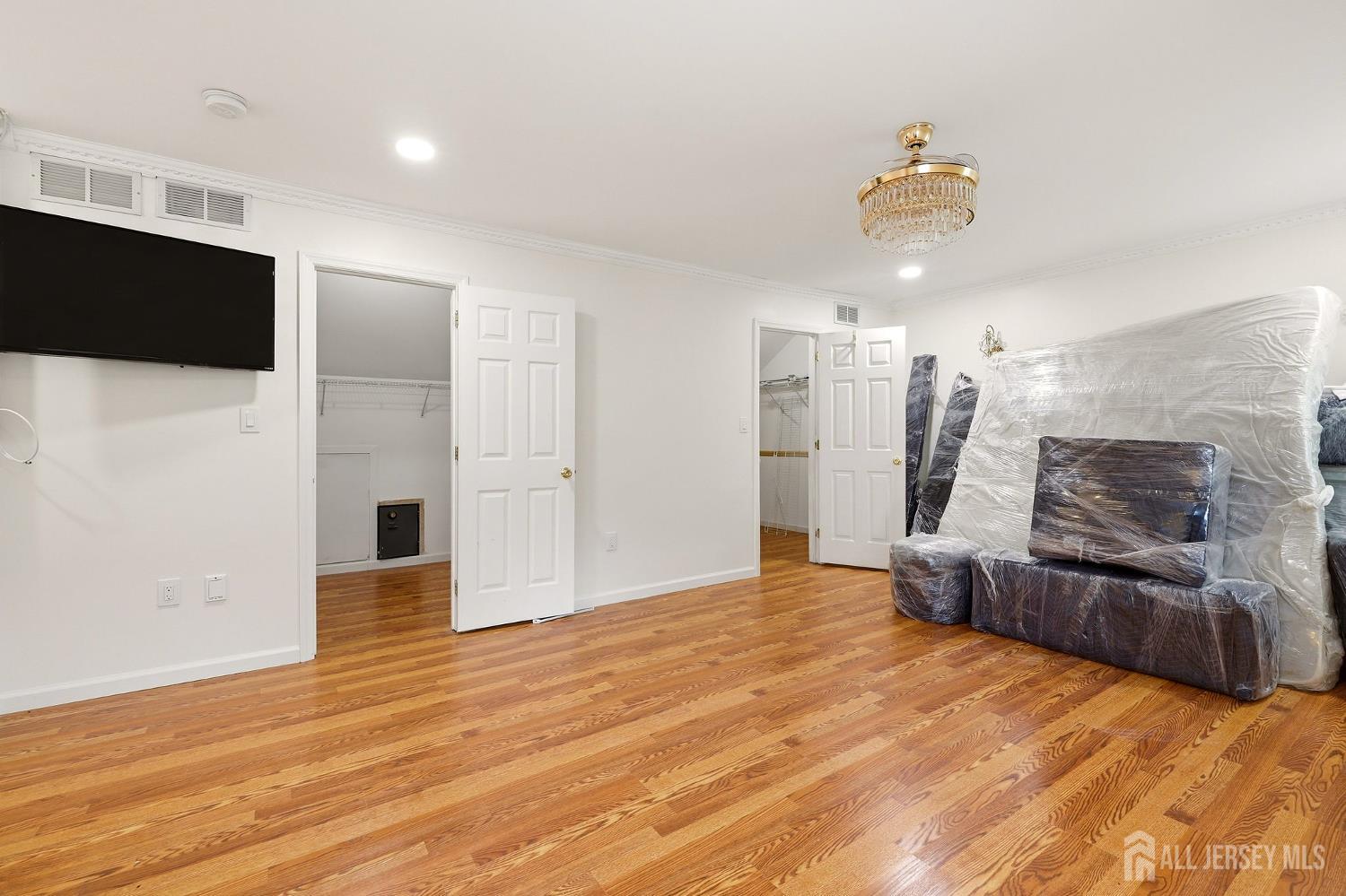13 Kimball Drive Sayreville NJ 08872