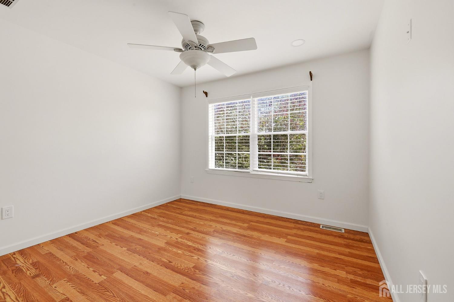 13 Kimball Drive Sayreville NJ 08872