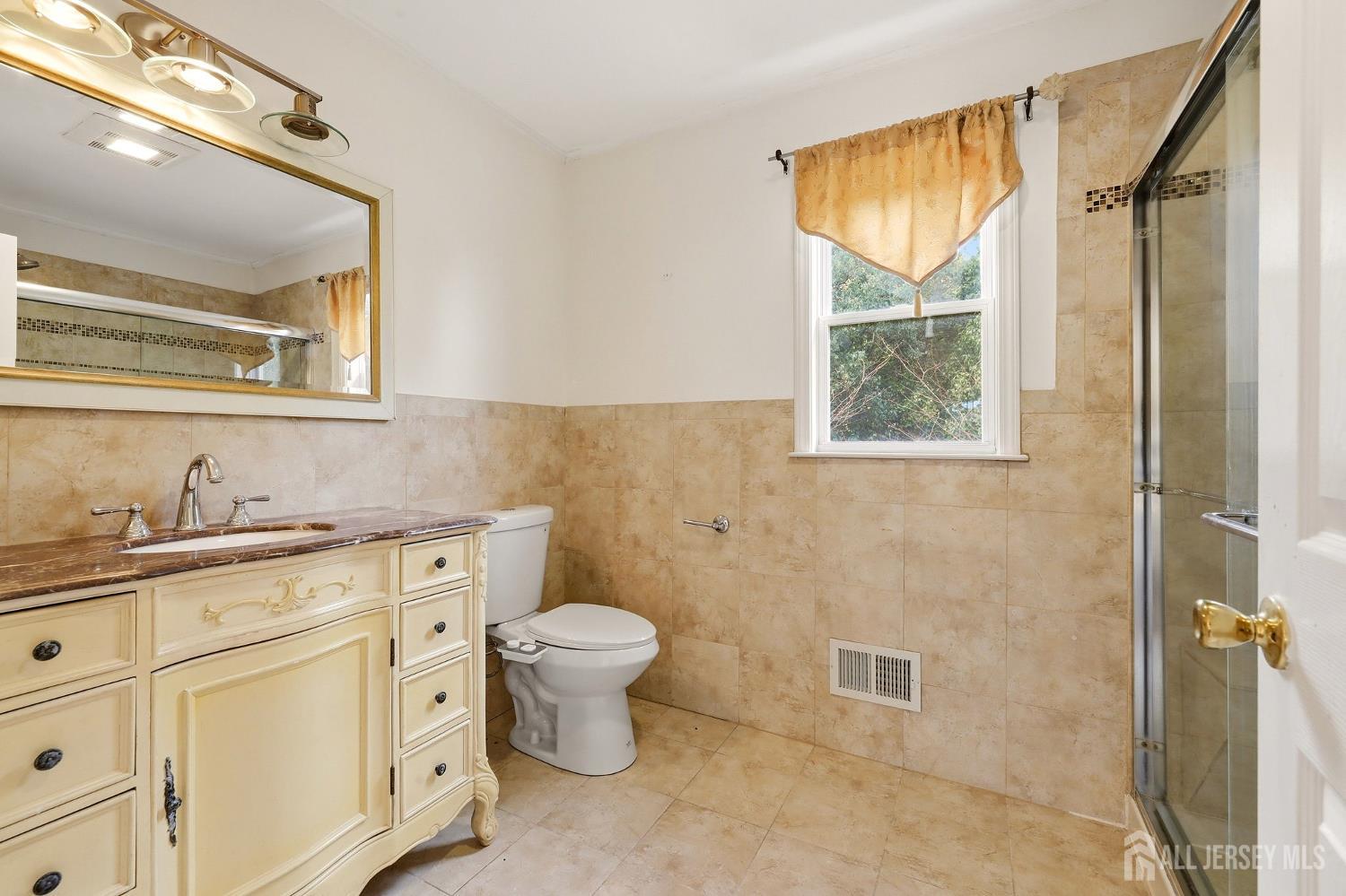 13 Kimball Drive Sayreville NJ 08872