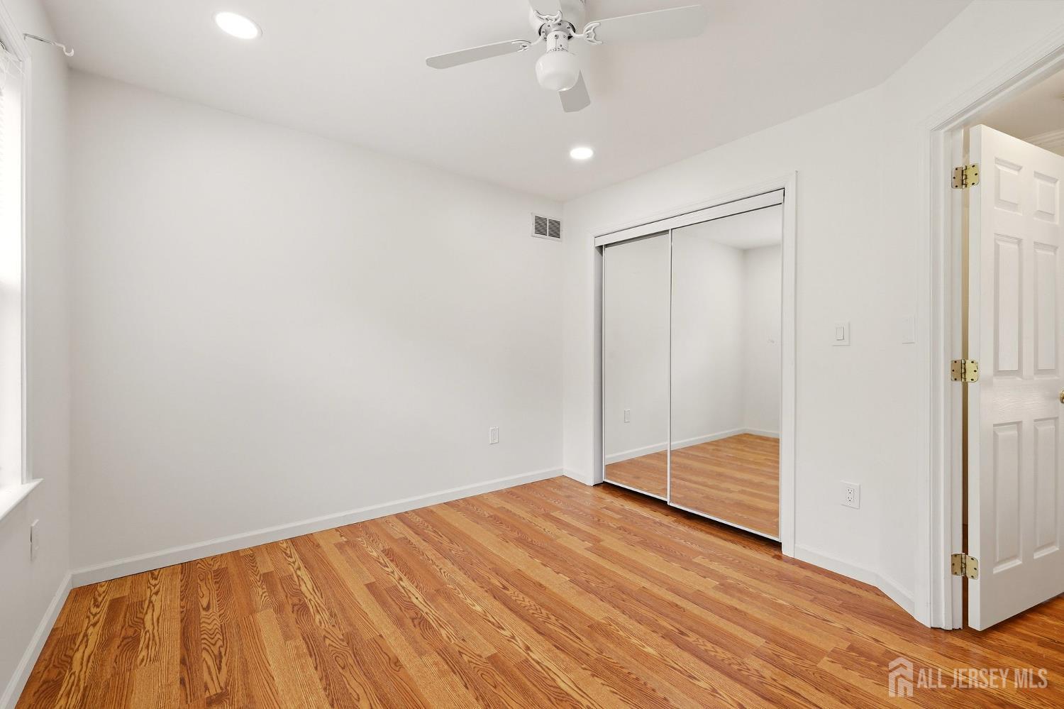 13 Kimball Drive Sayreville NJ 08872