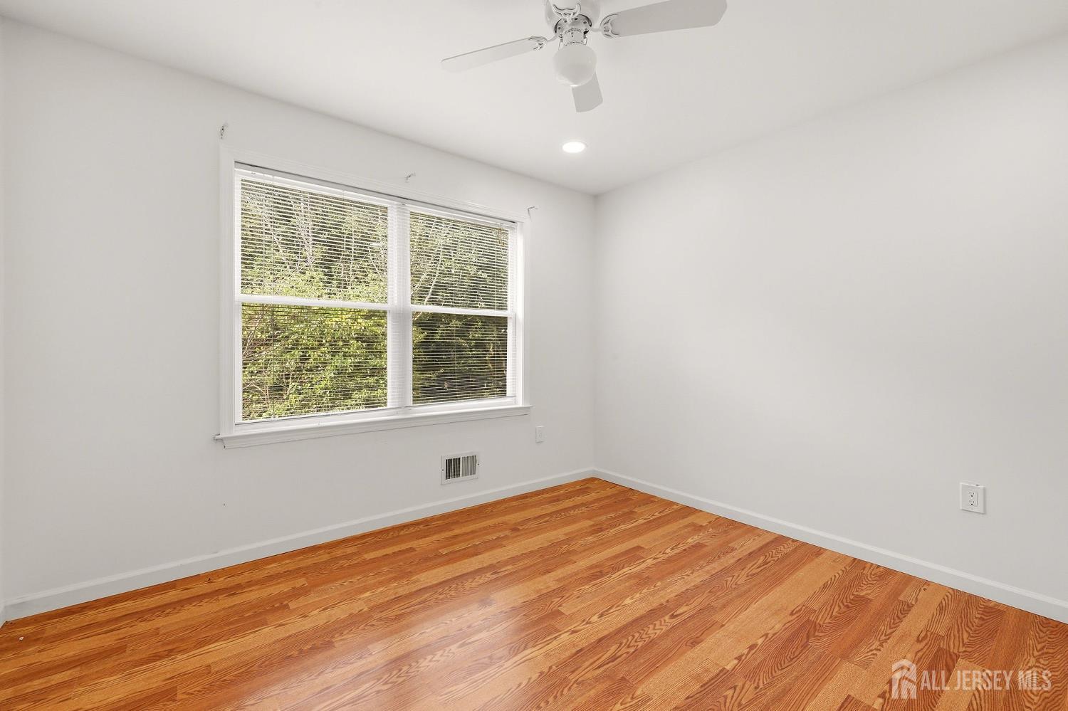 13 Kimball Drive Sayreville NJ 08872