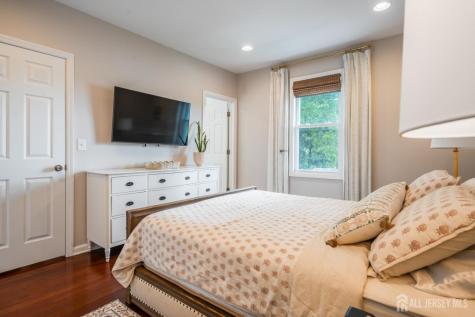 24 Dartmouth Street Edison NJ 08837
