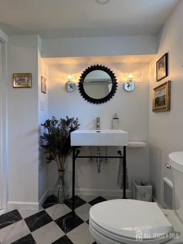 24 Dartmouth Street Edison NJ 08837