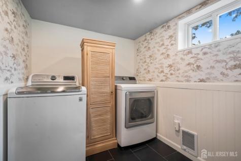 24 Dartmouth Street Edison NJ 08837