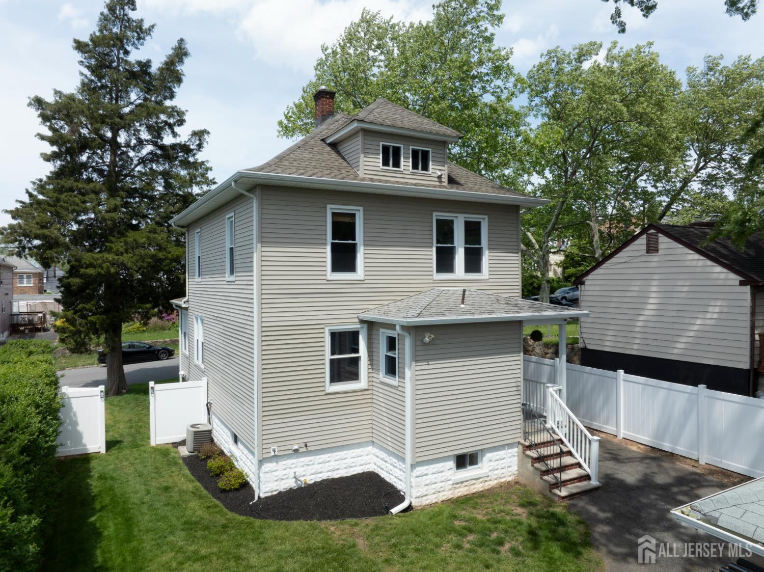 24 Dartmouth Street Edison NJ 08837