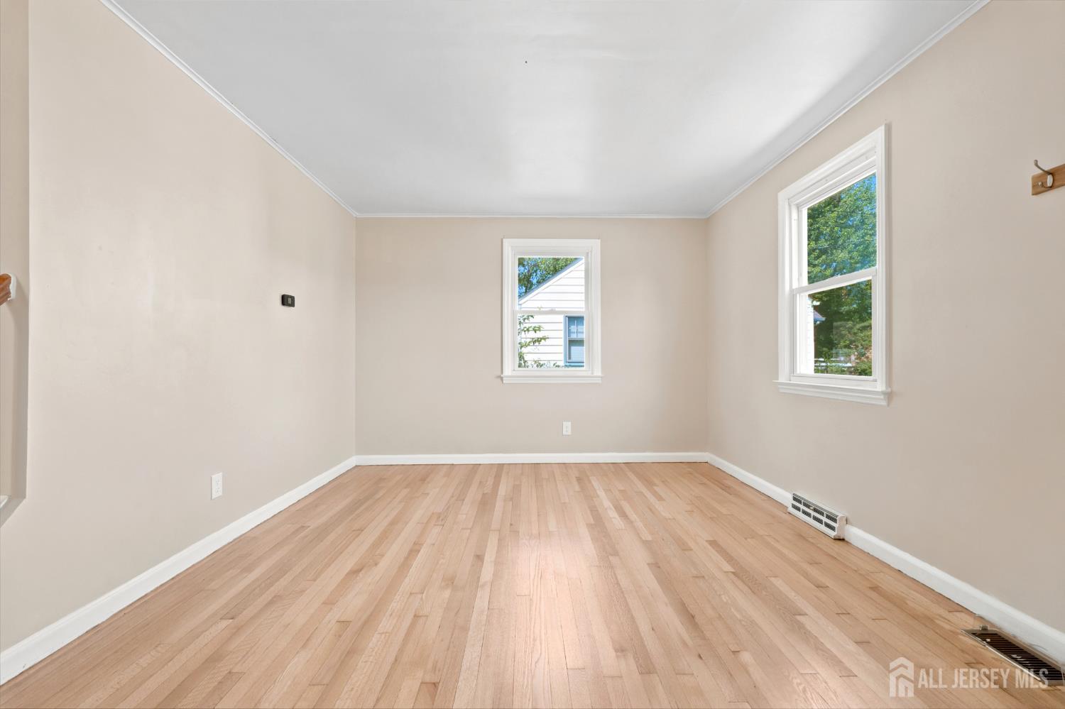 16 Eisenhower Avenue Spotswood NJ 08884