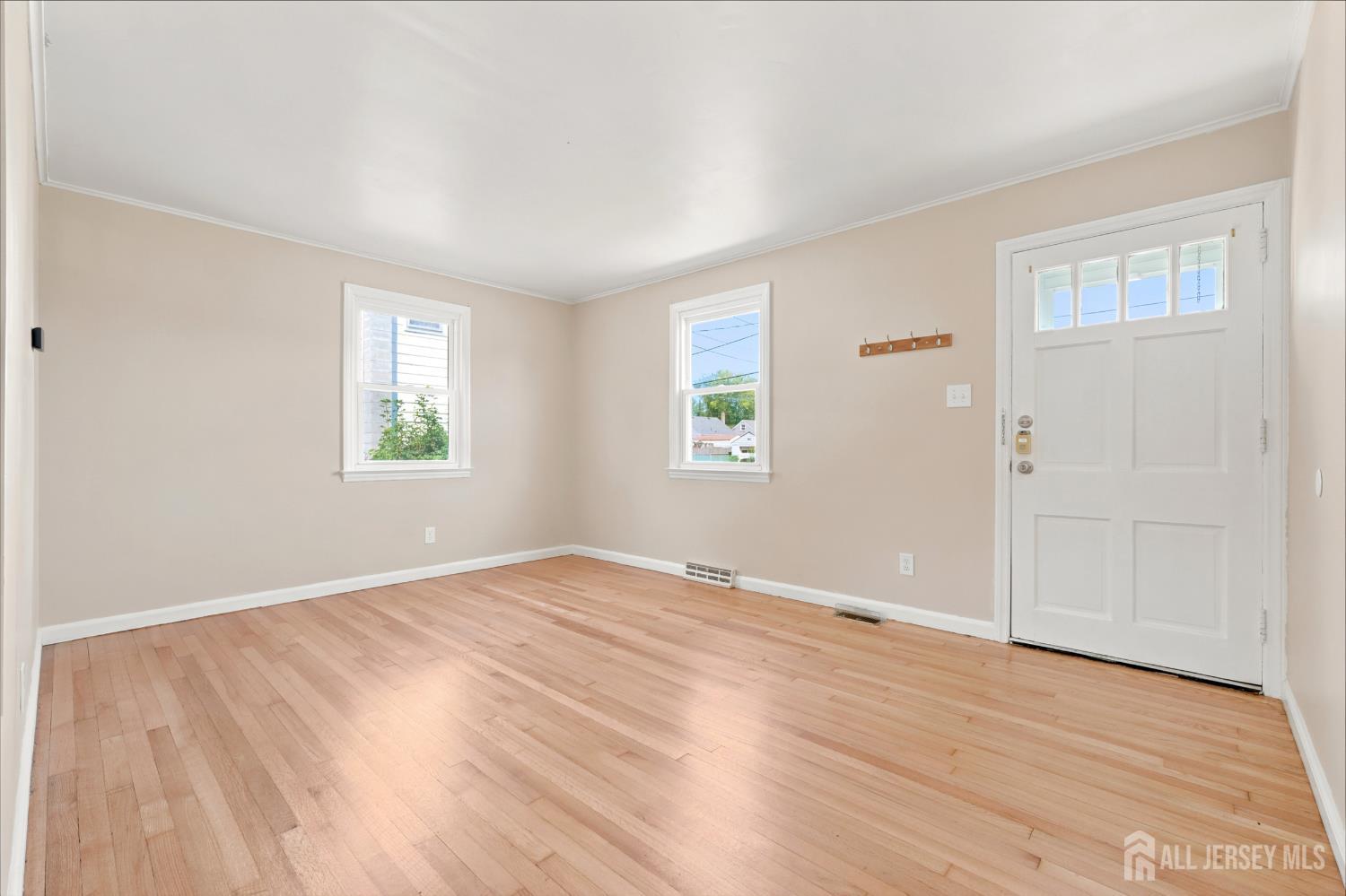 16 Eisenhower Avenue Spotswood NJ 08884