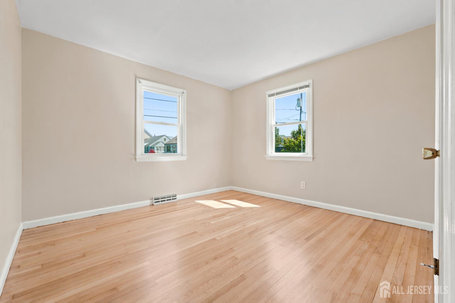 16 Eisenhower Avenue Spotswood NJ 08884