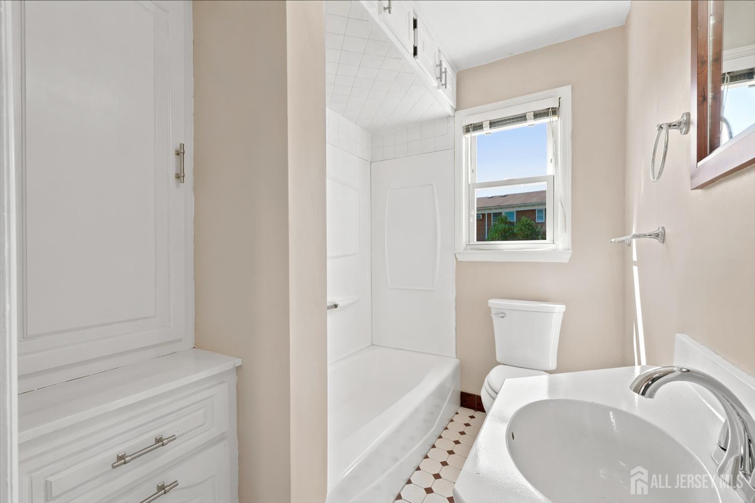 16 Eisenhower Avenue Spotswood NJ 08884