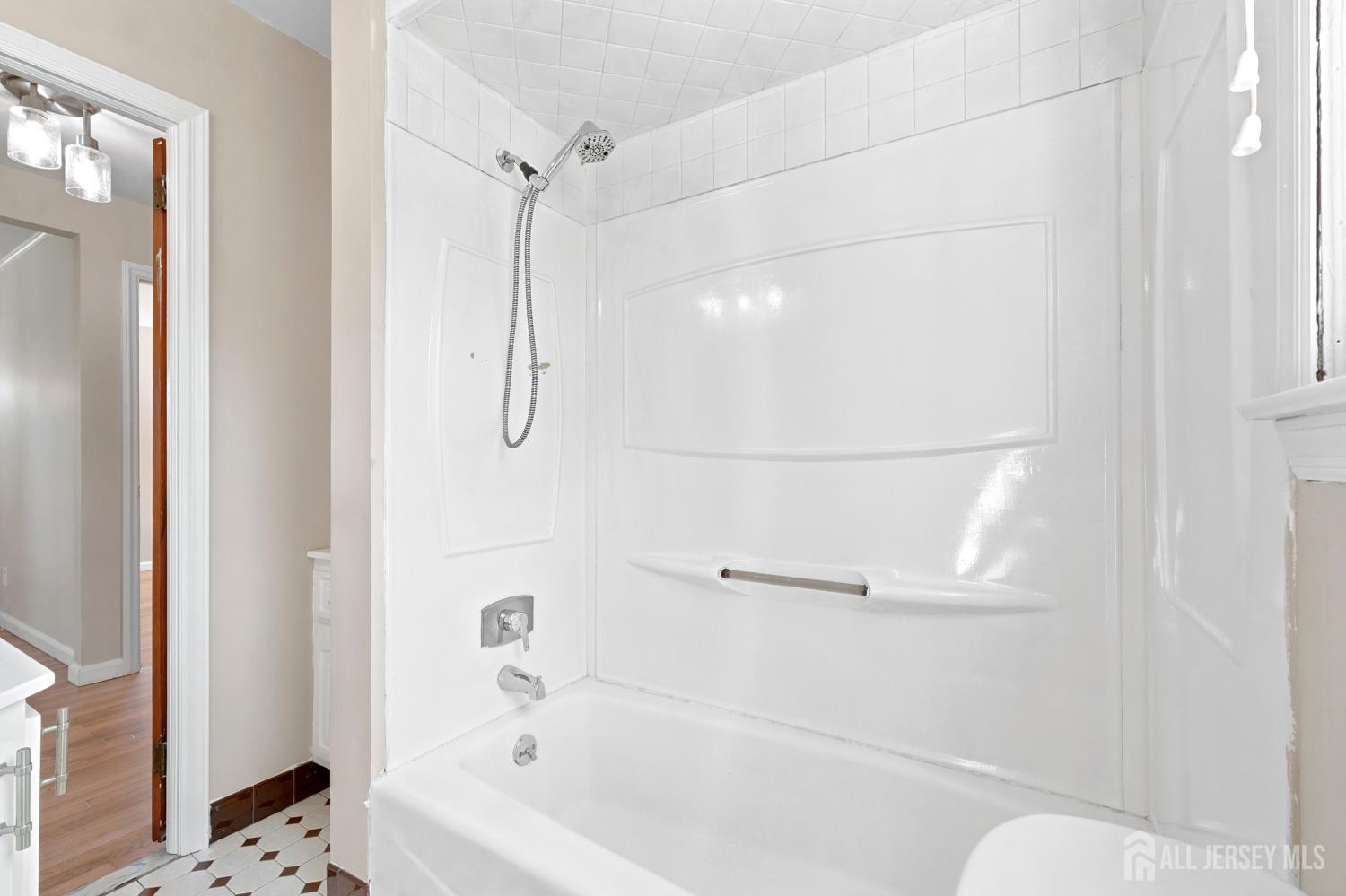 16 Eisenhower Avenue Spotswood NJ 08884