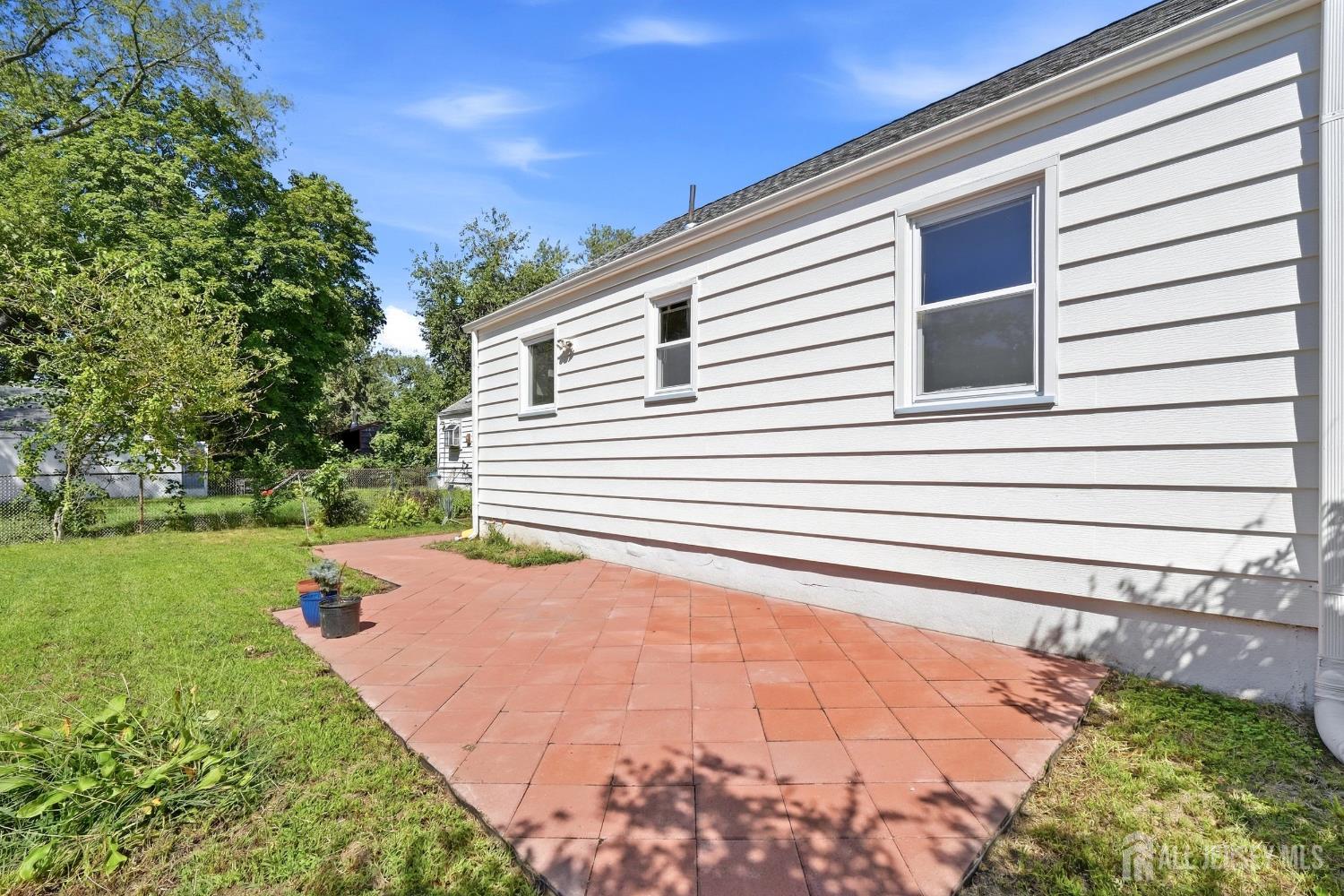 16 Eisenhower Avenue Spotswood NJ 08884
