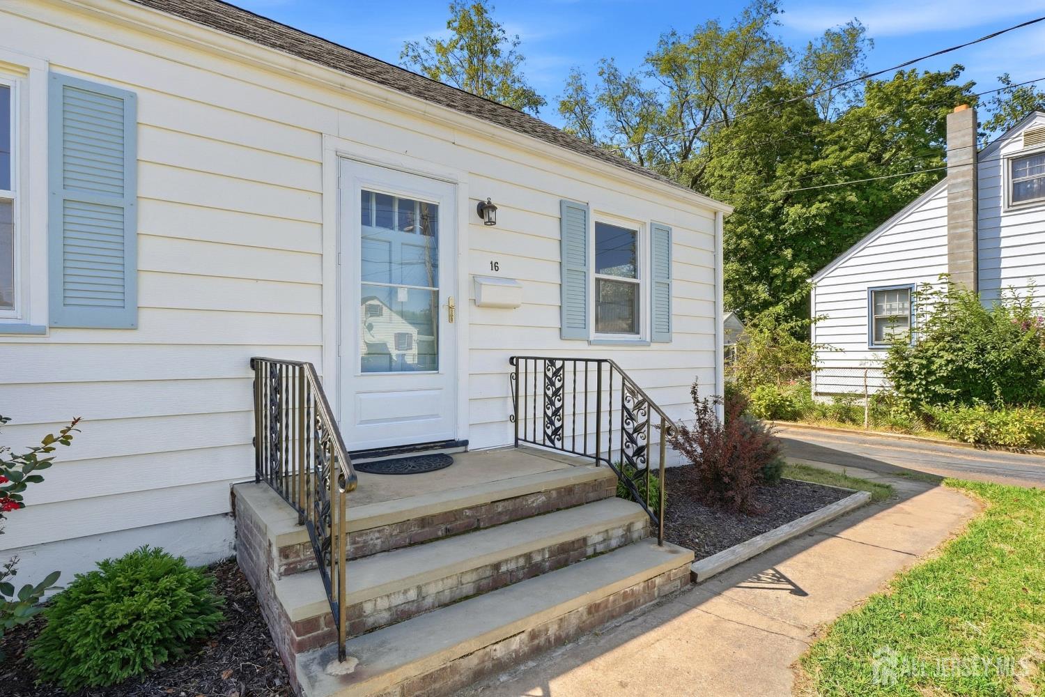16 Eisenhower Avenue Spotswood NJ 08884