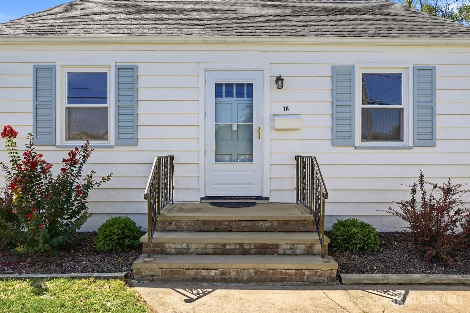 16 Eisenhower Avenue Spotswood NJ 08884