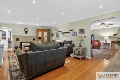 14 Taylor Drive New Brunswick NJ 08901