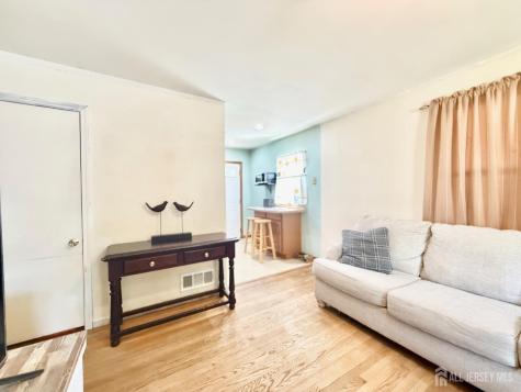 105 Old Post Road Edison NJ 08817