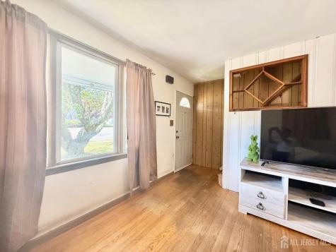 105 Old Post Road Edison NJ 08817