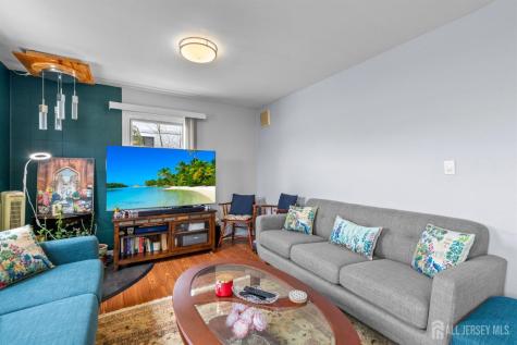 5 W Arthur Place Iselin NJ 08830