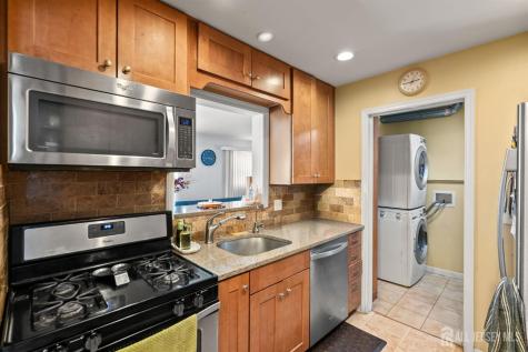 5 W Arthur Place Iselin NJ 08830