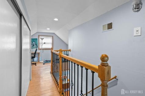 5 W Arthur Place Iselin NJ 08830