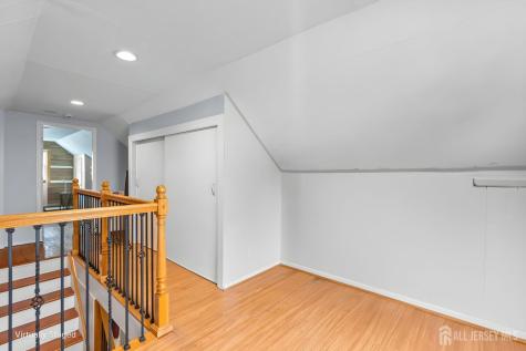 5 W Arthur Place Iselin NJ 08830