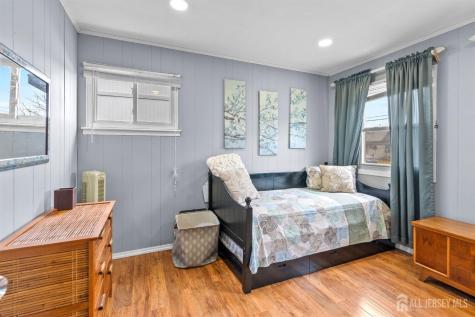 5 W Arthur Place Iselin NJ 08830
