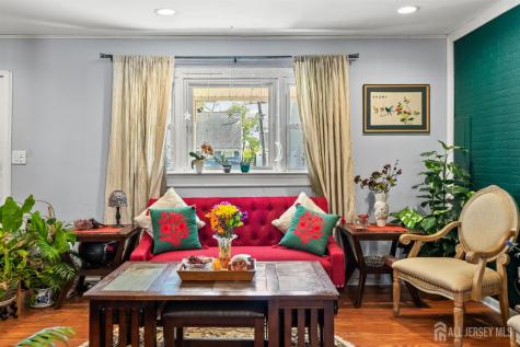 5 W Arthur Place Iselin NJ 08830