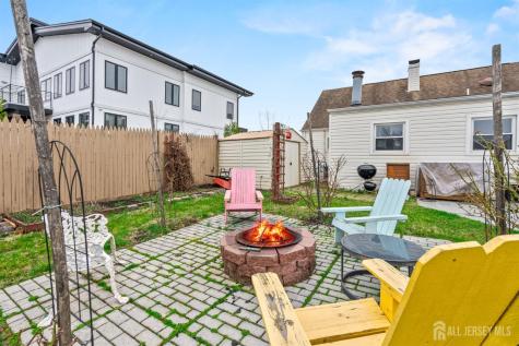 5 W Arthur Place Iselin NJ 08830