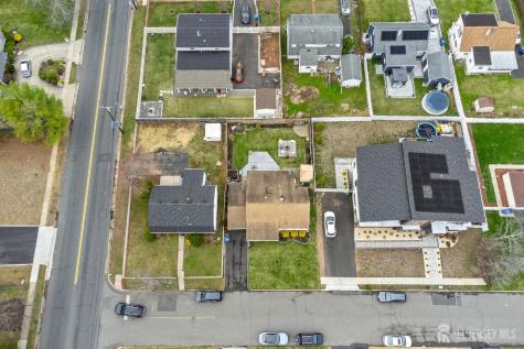 5 W Arthur Place Iselin NJ 08830