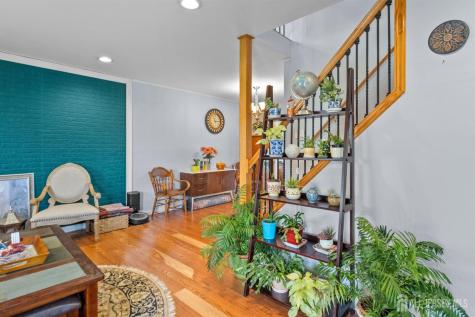 5 W Arthur Place Iselin NJ 08830