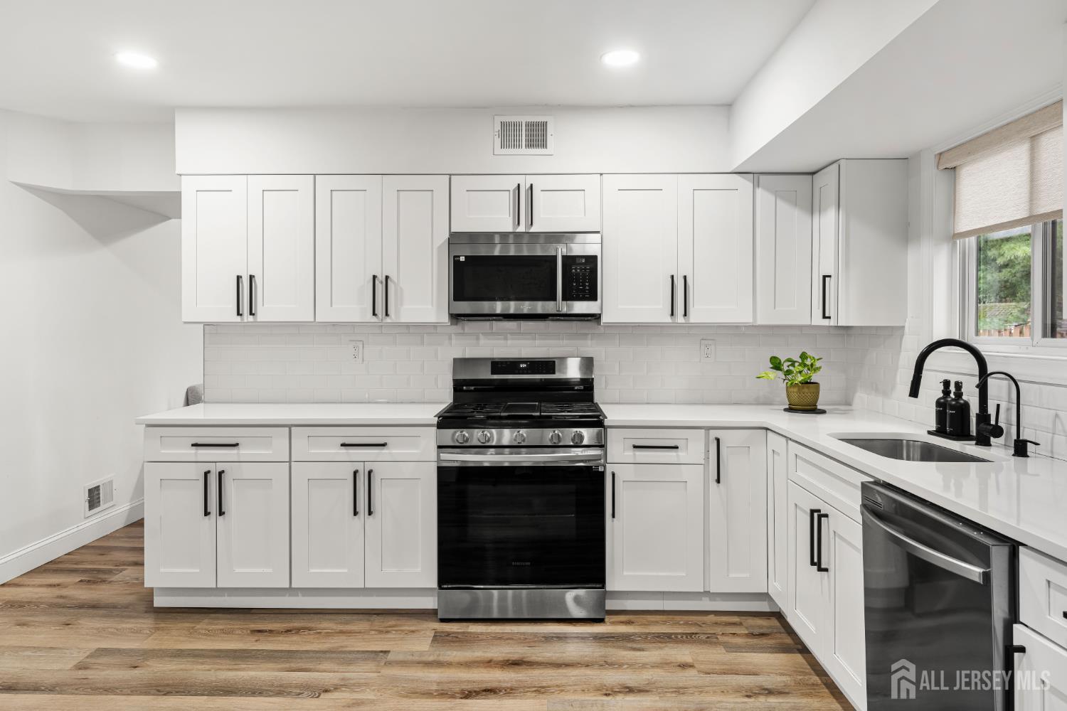 23 Pittsburgh Avenue Piscataway NJ 08854