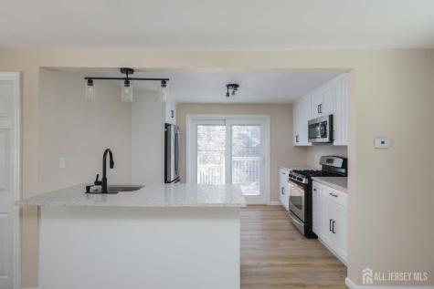 25 Dane Street Sayreville NJ 08872