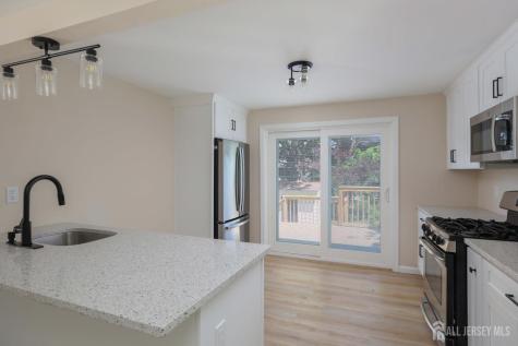 25 Dane Street Sayreville NJ 08872