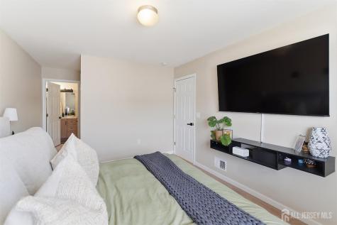 17 Edith Drive Franklin Twsp NJ 08873