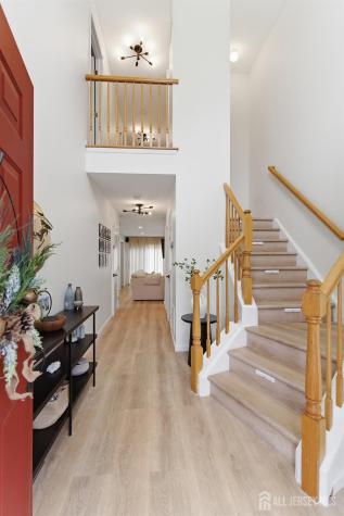 17 Edith Drive Franklin Twsp NJ 08873
