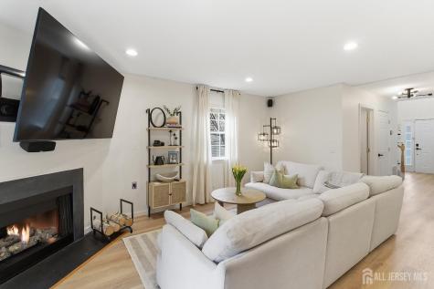 17 Edith Drive Franklin Twsp NJ 08873