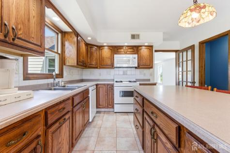 39 Kearney Road Sayreville NJ 08879
