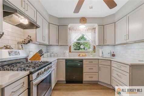 246 4th Street Dunellen NJ 08812