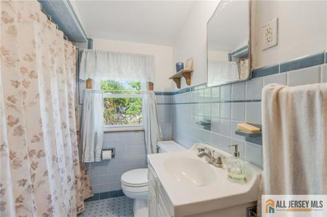 246 4th Street Dunellen NJ 08812